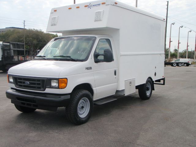 2004 Ford E-350 Unknown