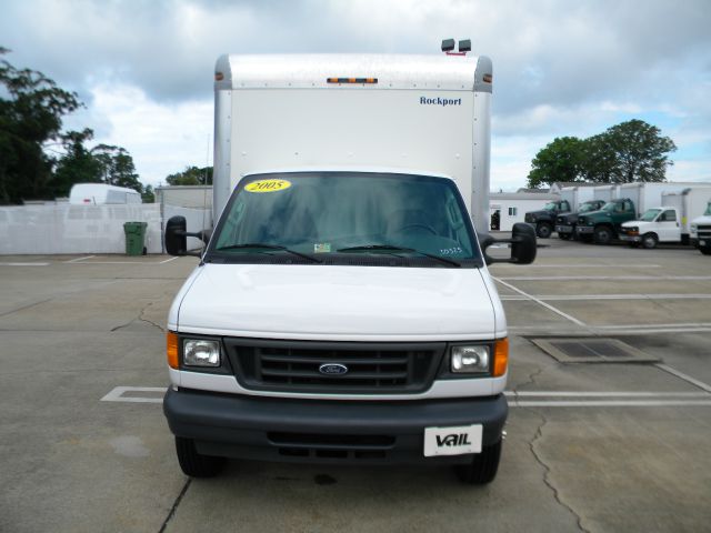 2005 Ford E-450 Sport 4WD