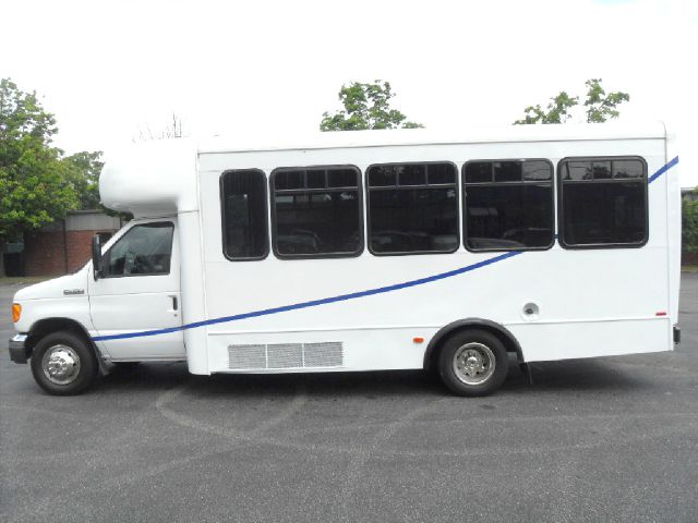 2006 Ford E-450 Seville STS