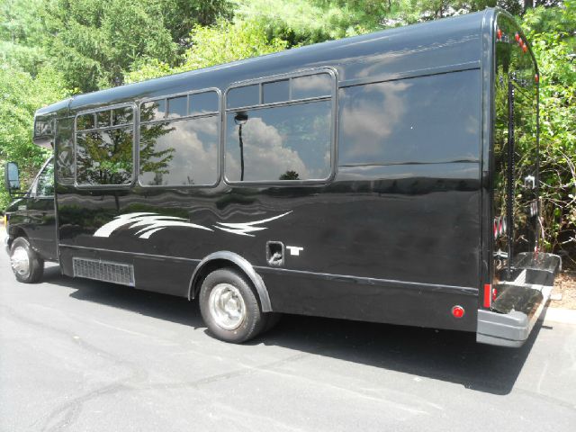 2008 Ford E-450 EXT CAB 157.5 WB LT