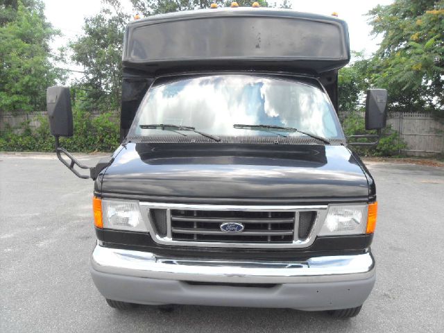 2008 Ford E-450 EXT CAB 157.5 WB LT