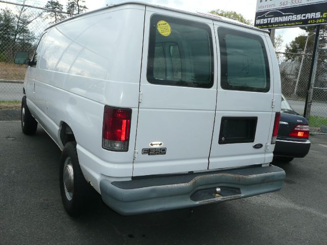 2002 Ford E-Series Cargo SE Sport