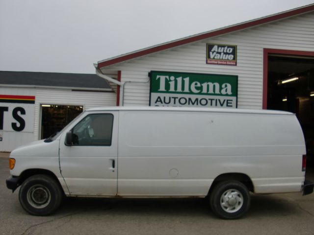 2005 Ford E-Series Cargo Lariat XL