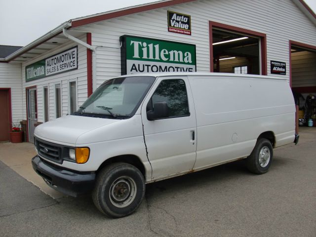 2005 Ford E-Series Cargo Lariat XL