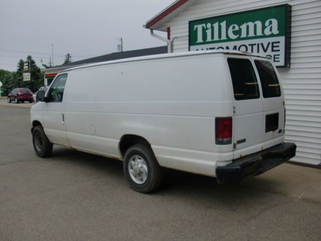 2005 Ford E-Series Cargo Lariat XL