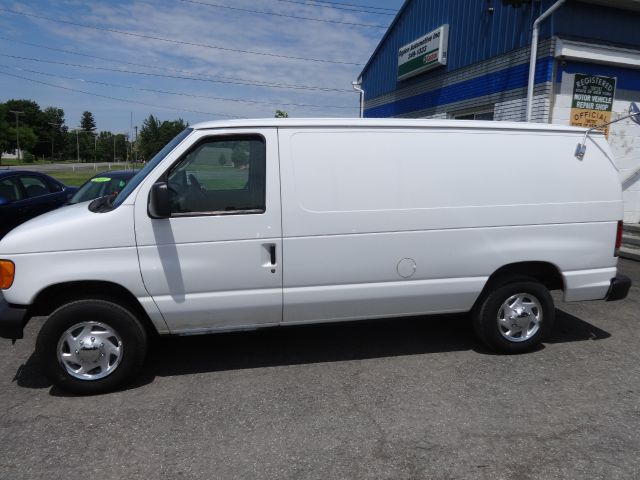 2007 Ford E-Series Cargo 4dr 2.9L Twin Turbo AWD W/3rd