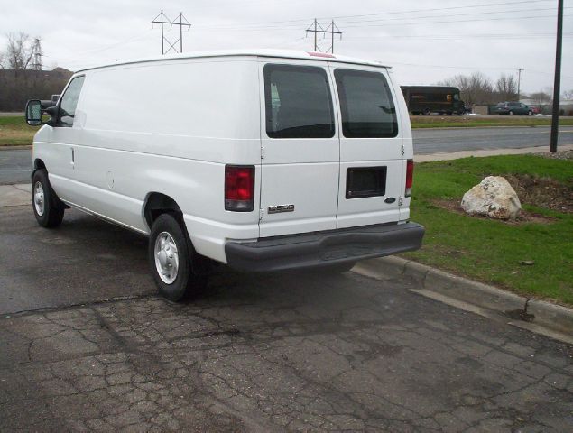2007 Ford E-Series Cargo Awd-turbo