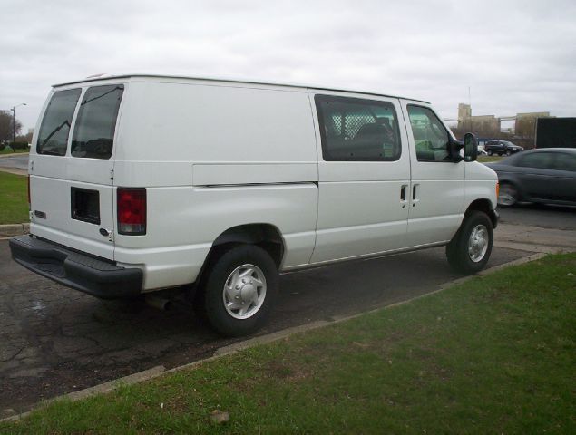 2007 Ford E-Series Cargo Awd-turbo