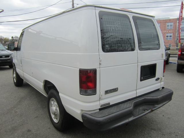 2007 Ford E-Series Cargo Awd-turbo