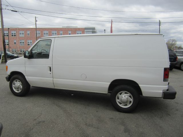 2007 Ford E-Series Cargo Awd-turbo