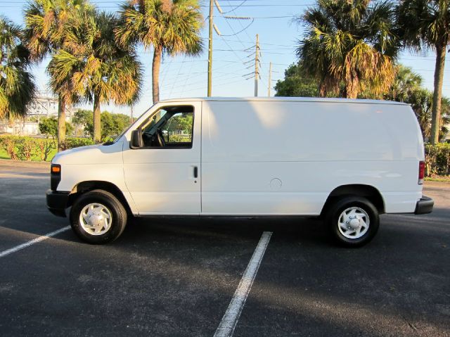 2008 Ford E-Series Cargo Awd-turbo
