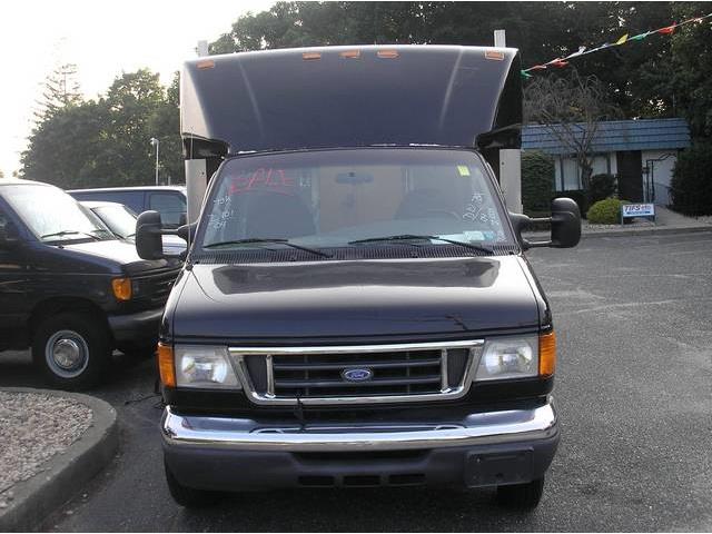 2004 Ford E-Series Chassis Unknown