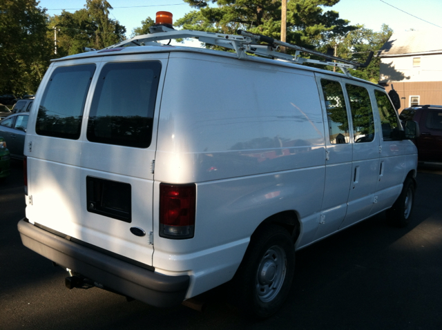 2006 Ford E-Series Van SE Truck
