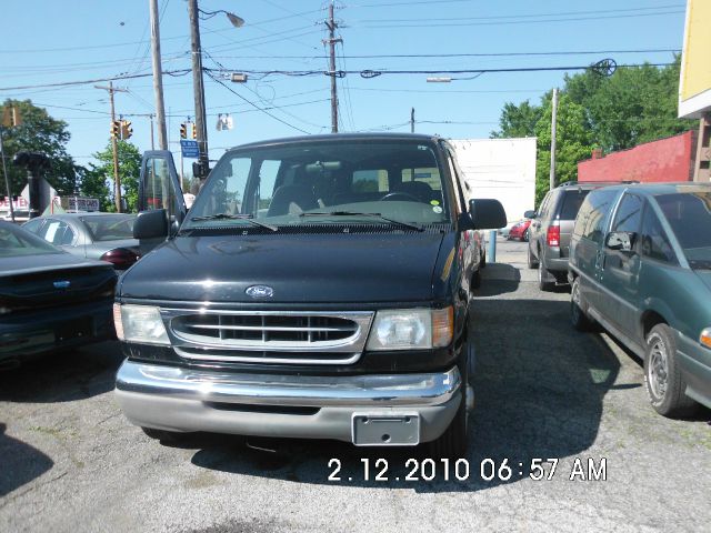 2002 Ford E-Series Wagon Super CAB 5.4L V8
