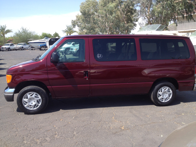 2004 Ford E-Series Wagon 1500 SLT 4X4