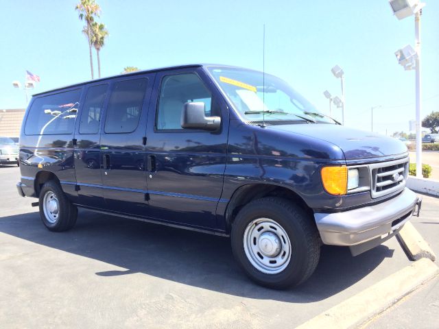 2006 Ford E-Series Wagon SXL