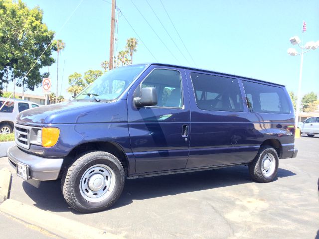 2006 Ford E-Series Wagon SXL