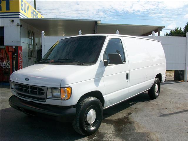 1999 Ford E150 Base