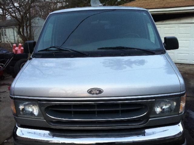 2000 Ford E150 Unknown