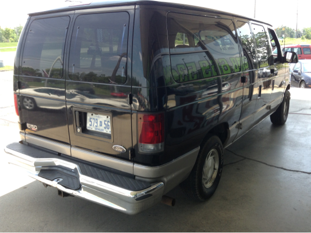 2001 Ford E150 Unknown