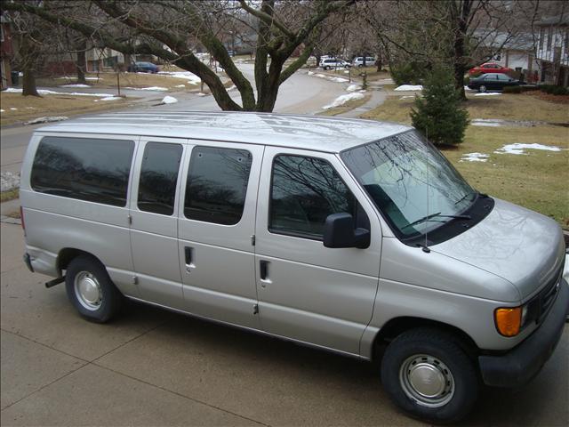 2003 Ford E150 Unknown