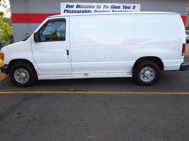 2005 Ford E150 Unknown