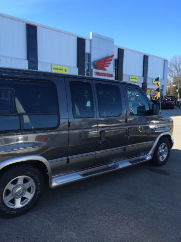 2006 Ford E150 2 Plus