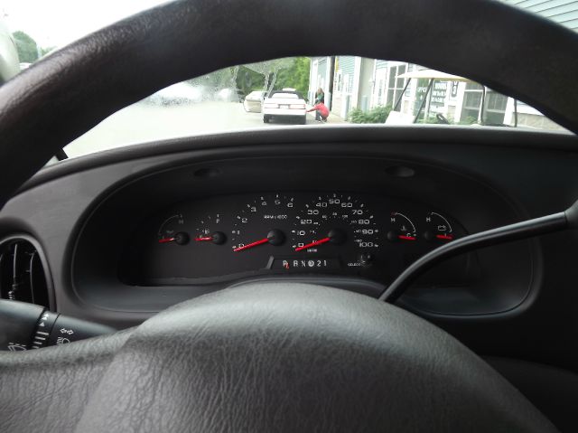 2006 Ford E150 FWD CXS