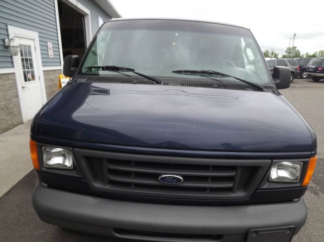 2006 Ford E150 FWD CXS