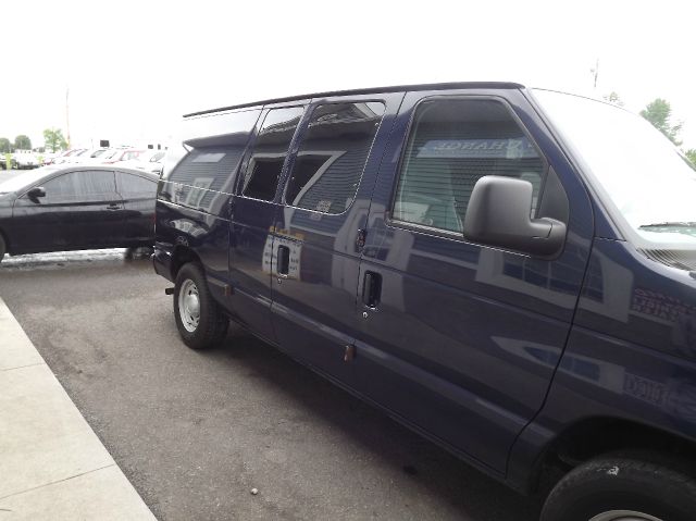 2006 Ford E150 FWD CXS