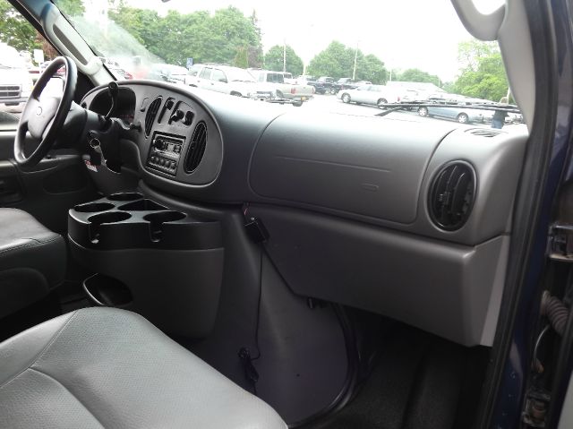 2006 Ford E150 FWD CXS