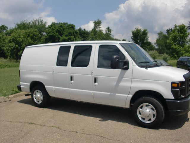 2009 Ford E150 W-tech Pkg