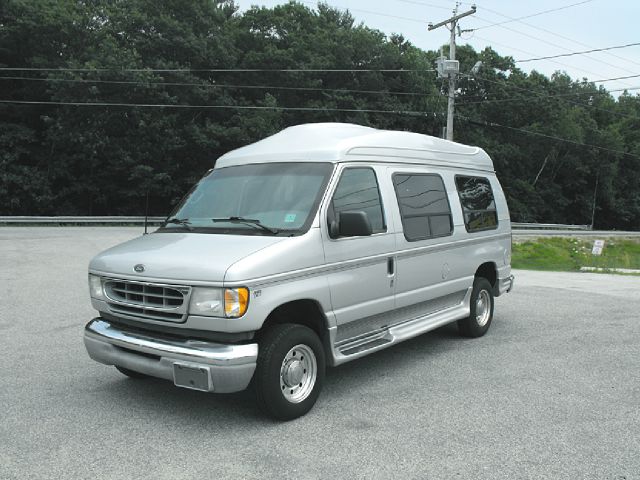 2002 Ford E250 Supercrew-short-king Ranch-4wd-sunroof-6 CD-1 OWNE