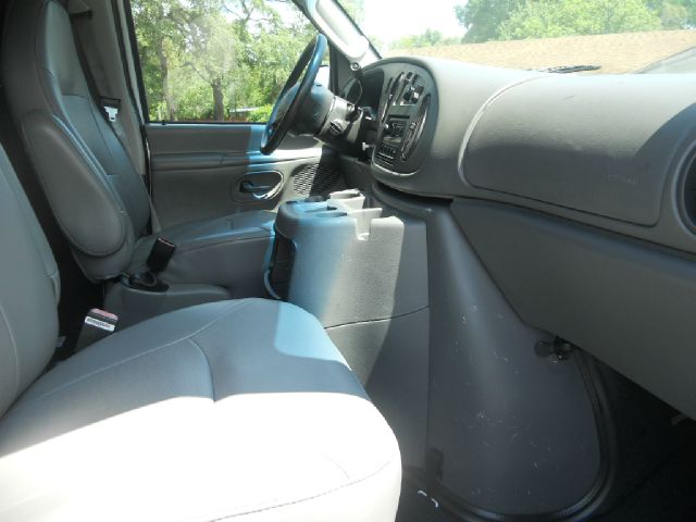 2003 Ford E250 SL AWD CVT Leatherroof