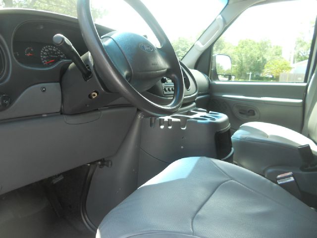 2003 Ford E250 SL AWD CVT Leatherroof