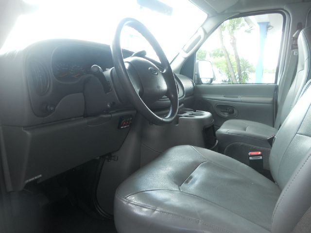 2004 Ford E250 SL AWD CVT Leatherroof