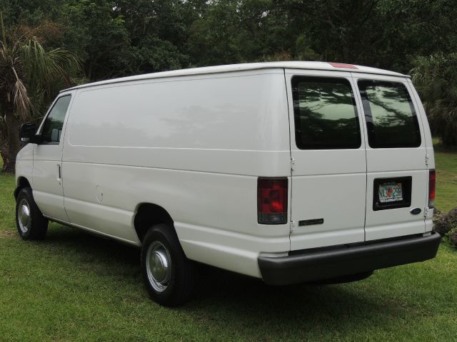 2006 Ford E250 2.5 S Model