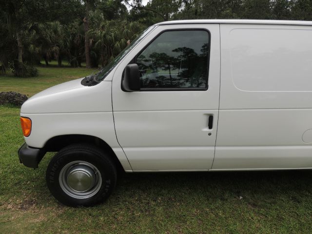 2006 Ford E250 2.5 S Model