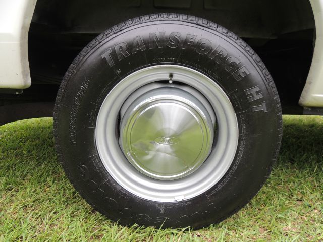 2006 Ford E250 2.5 S Model