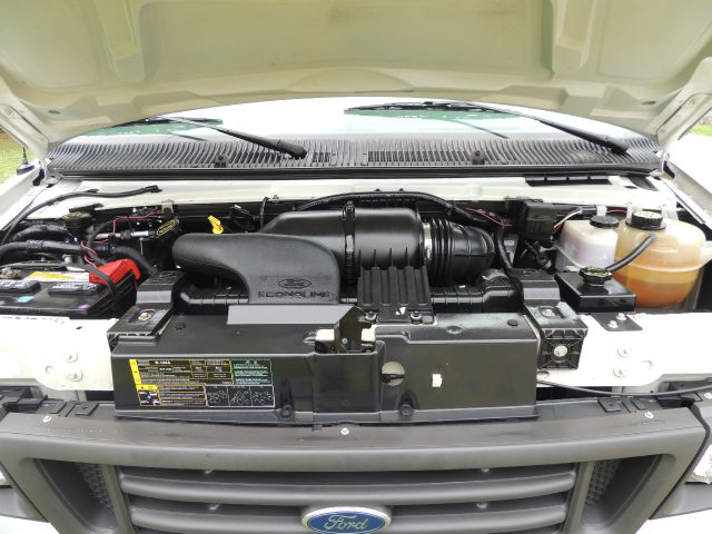 2006 Ford E250 2.5 S Model