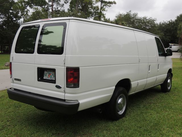 2006 Ford E250 2.5 S Model