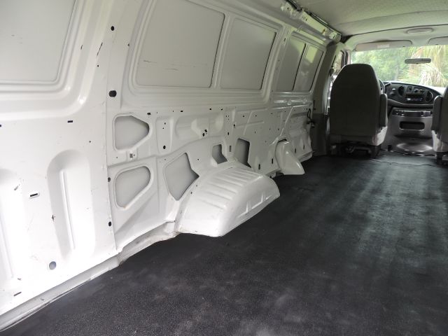 2006 Ford E250 2.5 S Model