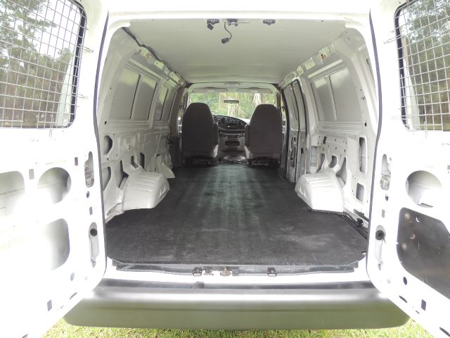 2006 Ford E250 2.5 S Model