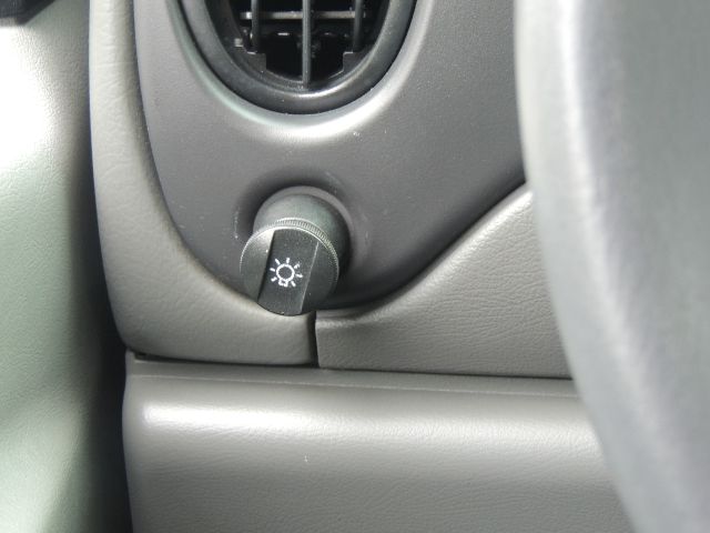 2006 Ford E250 2.5 S Model