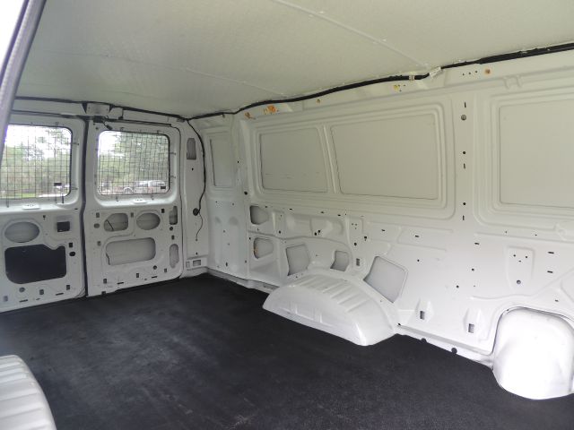 2006 Ford E250 2.5 S Model