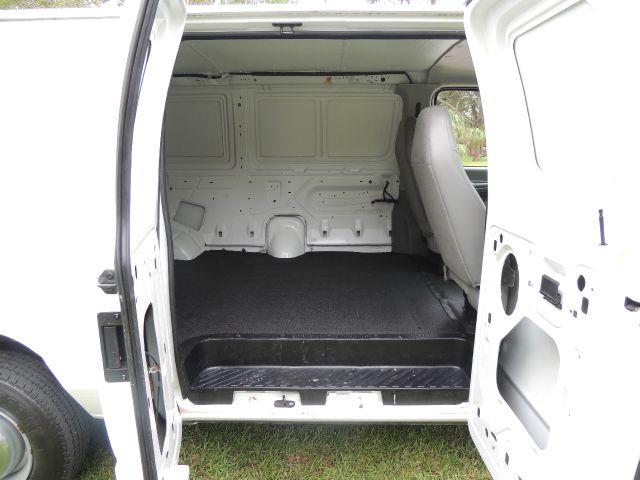 2006 Ford E250 2.5 S Model