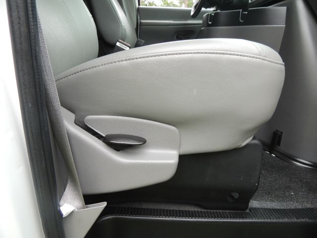 2006 Ford E250 2.5 S Model