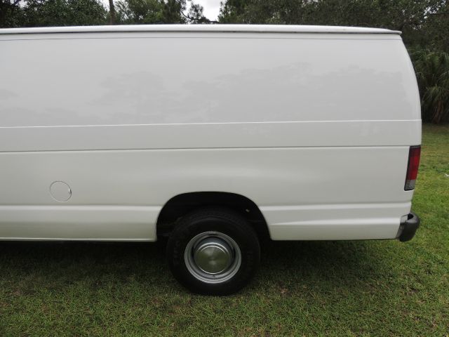 2006 Ford E250 2.5 S Model