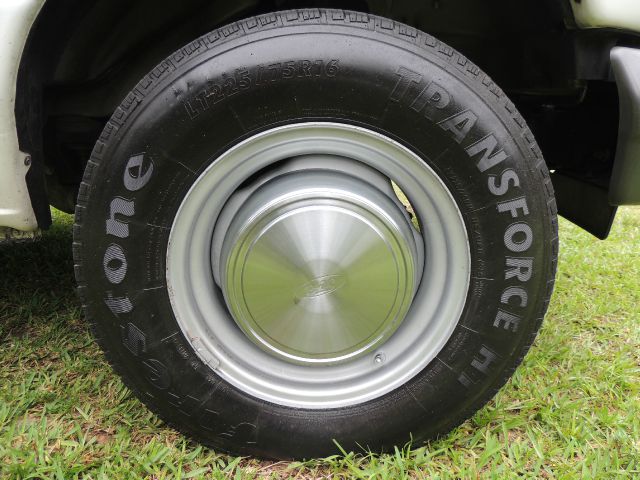 2006 Ford E250 2.5 S Model