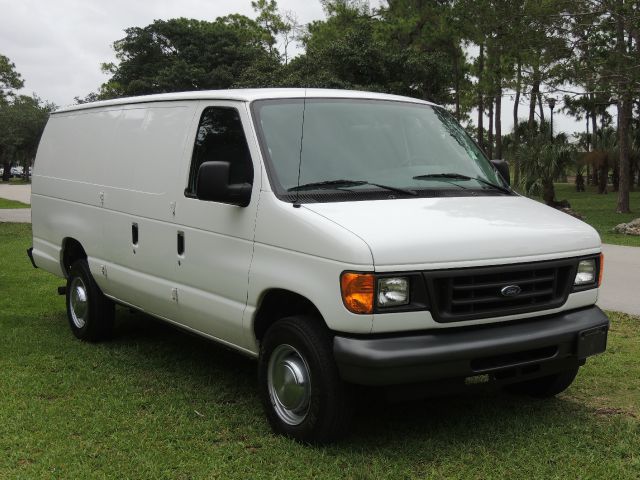 2006 Ford E250 2.5 S Model
